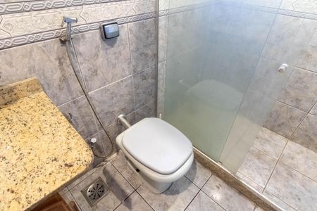 Casa à venda com 300m², 4 quartos e 3 vagas Casa à venda com 300m², 4 quartos e 3 vagasBanheiro Social