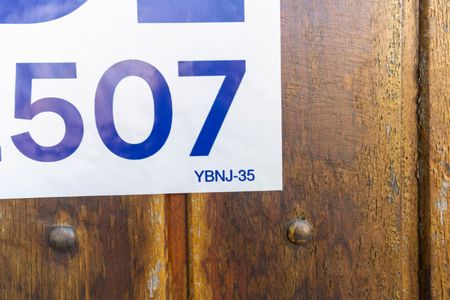 Casa à venda com 300m², 4 quartos e 3 vagas Casa à venda com 300m², 4 quartos e 3 vagasYBNJ-35