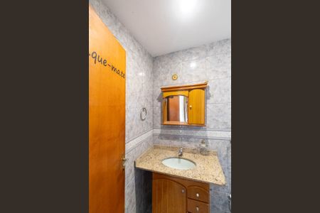 Casa à venda com 300m², 4 quartos e 3 vagas Casa à venda com 300m², 4 quartos e 3 vagasBanheiro Social