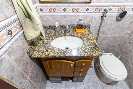 Casa à venda com 300m², 4 quartos e 3 vagas Casa à venda com 300m², 4 quartos e 3 vagasBanheiro Social