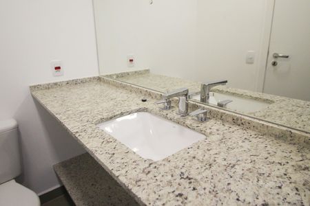 Apartamento para alugar com 67m², 2 quartos e 1 vaga Apartamento para alugar com 67m², 2 quartos e 1 vagaBanheiro da Suíte 2