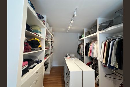 Apartamento à venda com 346m², 3 quartos e 2 vagasCloset da suíte 2