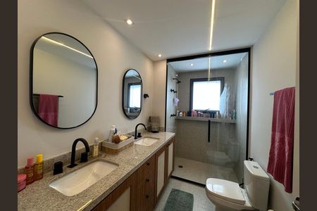 Apartamento à venda com 346m², 3 quartos e 2 vagasBanheiro da Suíte 2
