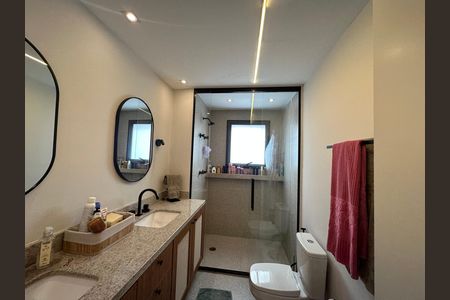 Apartamento à venda com 346m², 3 quartos e 2 vagasBanheiro da Suíte 2