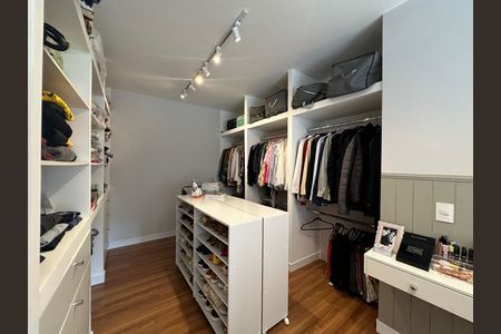 Apartamento à venda com 346m², 3 quartos e 2 vagasCloset da suíte 2