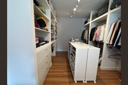 Apartamento à venda com 346m², 3 quartos e 2 vagasCloset da suíte 2