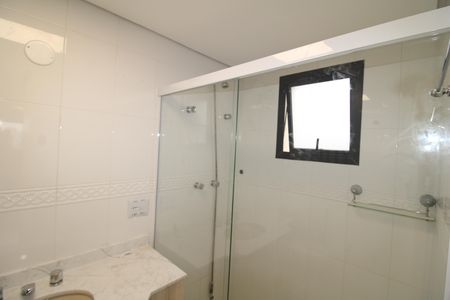 Apartamento à venda com 124m², 3 quartos e 3 vagasQuarto 3 - Banheiro