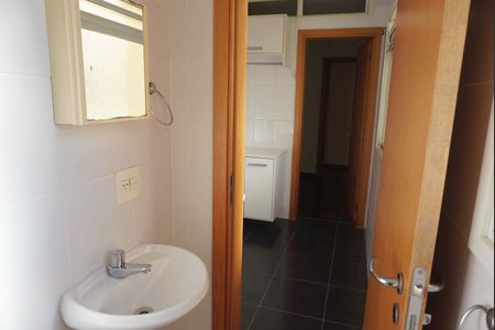 Apartamento para alugar com 133m², 3 quartos e 2 vagasBanheiro de serviço