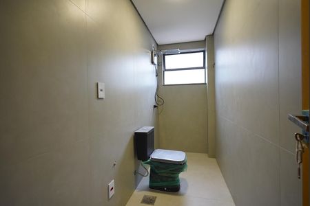 Banheiro de apartamento à venda com 3 quartos, 85m² em Menino Deus, Porto Alegre