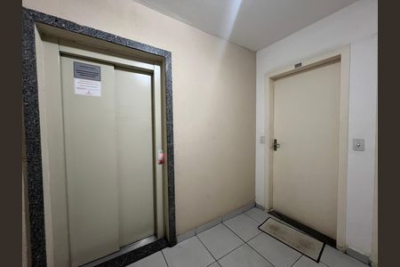 Apartamento à venda com 52m², 2 quartos e 1 vaga Apartamento à venda com 52m², 2 quartos e 1 vagaHall social