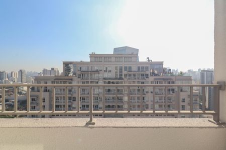 Varanda de kitnet/studio para alugar com 1 quarto, 24m² em Pinheiros, São Paulo