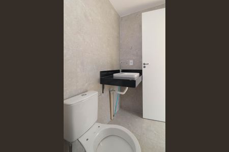 Banheiro de kitnet/studio para alugar com 1 quarto, 24m² em Pinheiros, São Paulo
