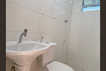 Casa para alugar com 30m², 1 quarto e sem vaga Casa para alugar com 30m², 1 quarto e sem vagaBanheiro