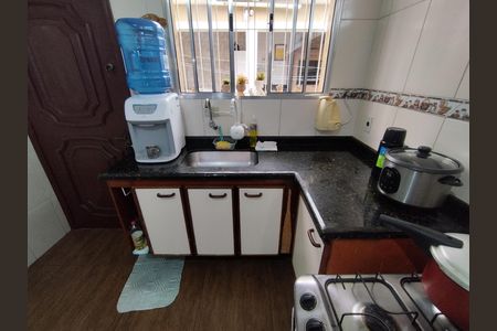 Casa à venda com 137m², 3 quartos e 3 vagasCozinha - Armários