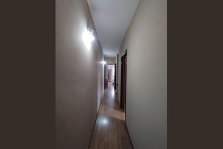 Casa à venda com 137m², 3 quartos e 3 vagasCorredor 