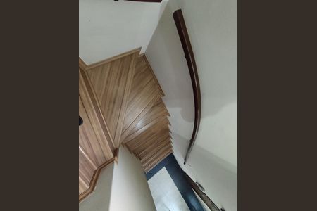 Casa à venda com 137m², 3 quartos e 3 vagasEscada 