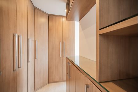 Apartamento à venda com 85m², 2 quartos e 2 vagas Apartamento à venda com 85m², 2 quartos e 2 vagasSuíte