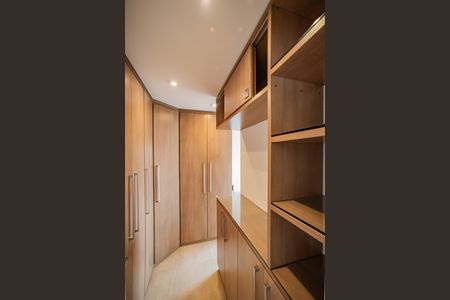 Apartamento à venda com 85m², 2 quartos e 2 vagas Apartamento à venda com 85m², 2 quartos e 2 vagasSuíte