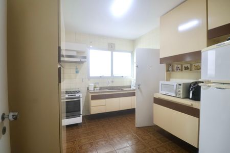 Apartamento para alugar com 120m², 3 quartos e 2 vagas Apartamento para alugar com 120m², 3 quartos e 2 vagasCozinha