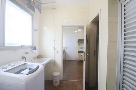 Área de Serviço de apartamento para alugar com 3 quartos, 120m² em Vila Maia, Guarujá