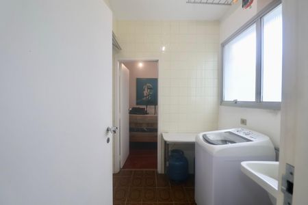 Apartamento para alugar com 120m², 3 quartos e 2 vagas Apartamento para alugar com 120m², 3 quartos e 2 vagasÁrea de Serviço