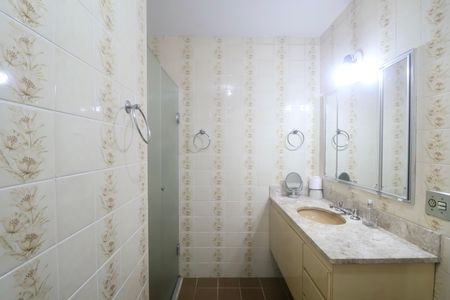Apartamento para alugar com 120m², 3 quartos e 2 vagas Apartamento para alugar com 120m², 3 quartos e 2 vagasBanheiro Social