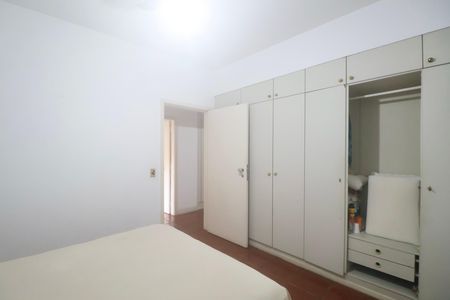 Apartamento para alugar com 120m², 3 quartos e 2 vagas Apartamento para alugar com 120m², 3 quartos e 2 vagasQuarto