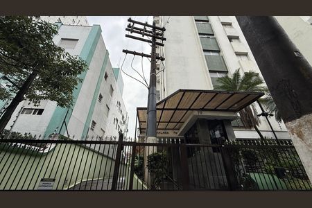 Fachada de apartamento para alugar com 3 quartos, 120m² em Vila Maia, Guarujá