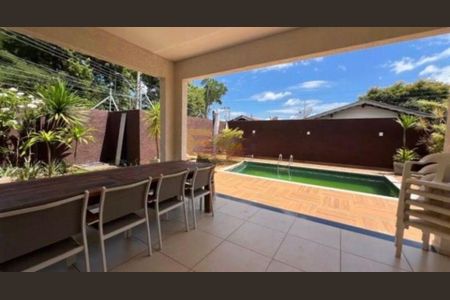 Casa de condomínio à venda com 253m², 3 quartos e 2 vagas