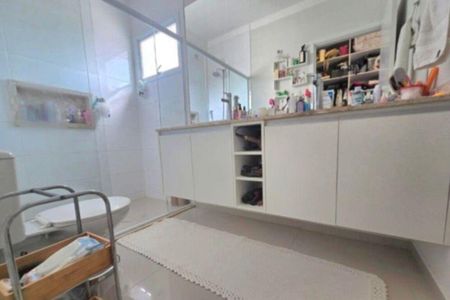Casa de condomínio à venda com 253m², 3 quartos e 2 vagas