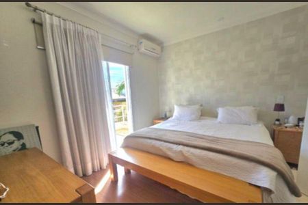 Casa de condomínio à venda com 253m², 3 quartos e 2 vagas