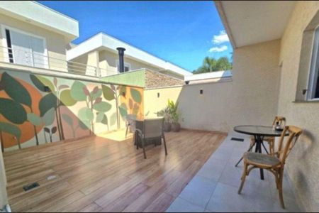 Casa de condomínio à venda com 253m², 3 quartos e 2 vagas