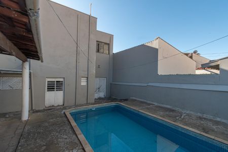 Casa à venda com 310m², 3 quartos e 2 vagasQuintal