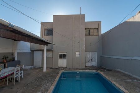 Casa à venda com 310m², 3 quartos e 2 vagasQuintal