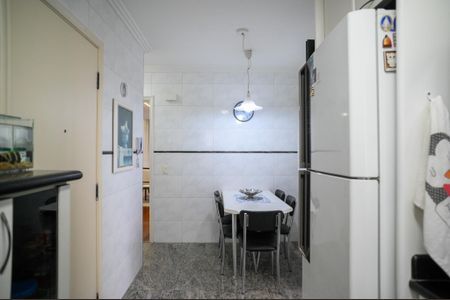 Apartamento à venda com 126m², 4 quartos e 3 vagas Apartamento à venda com 126m², 4 quartos e 3 vagasCozinha