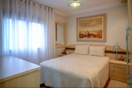 Apartamento à venda com 126m², 4 quartos e 3 vagas Apartamento à venda com 126m², 4 quartos e 3 vagasQuarto 2 - Suite