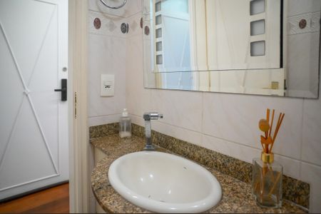 Apartamento à venda com 126m², 4 quartos e 3 vagas Apartamento à venda com 126m², 4 quartos e 3 vagasLavabo