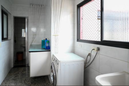 Apartamento à venda com 126m², 4 quartos e 3 vagas Apartamento à venda com 126m², 4 quartos e 3 vagasÁrea de Serviço