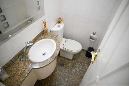 Apartamento à venda com 126m², 4 quartos e 3 vagas Apartamento à venda com 126m², 4 quartos e 3 vagasLavabo