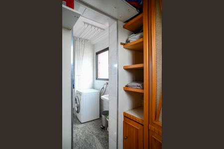 Apartamento à venda com 126m², 4 quartos e 3 vagas Apartamento à venda com 126m², 4 quartos e 3 vagasÁrea de Serviço