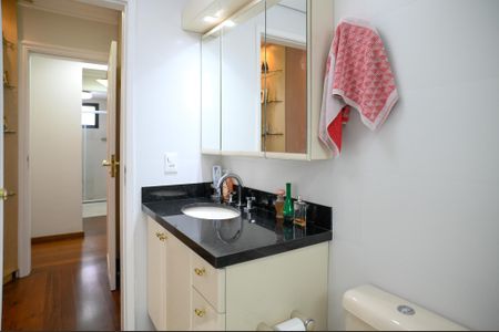 Apartamento à venda com 126m², 4 quartos e 3 vagas Apartamento à venda com 126m², 4 quartos e 3 vagasBanheiro Quarto 2 - Suite