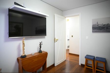 Apartamento à venda com 126m², 4 quartos e 3 vagas Apartamento à venda com 126m², 4 quartos e 3 vagasQuarto 1