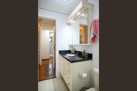 Apartamento à venda com 126m², 4 quartos e 3 vagas Apartamento à venda com 126m², 4 quartos e 3 vagasBanheiro Quarto 2 - Suite