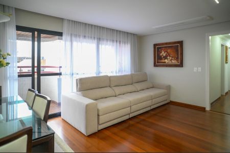 Apartamento à venda com 126m², 4 quartos e 3 vagas Apartamento à venda com 126m², 4 quartos e 3 vagasSala