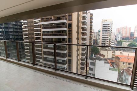 Apartamento à venda com 132m², 4 quartos e 2 vagas Apartamento à venda com 132m², 4 quartos e 2 vagasVista da Suíte 1
