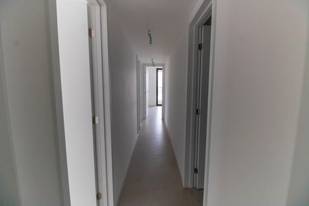 Apartamento à venda com 132m², 4 quartos e 2 vagas Apartamento à venda com 132m², 4 quartos e 2 vagasCorredor