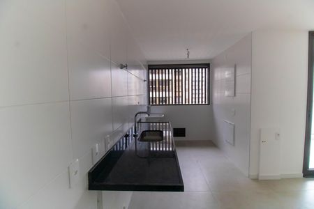 Apartamento à venda com 132m², 4 quartos e 2 vagas Apartamento à venda com 132m², 4 quartos e 2 vagasCozinha e Área de Serviço