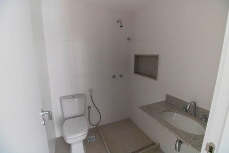 Apartamento à venda com 132m², 4 quartos e 2 vagas Apartamento à venda com 132m², 4 quartos e 2 vagasBanheiro Social