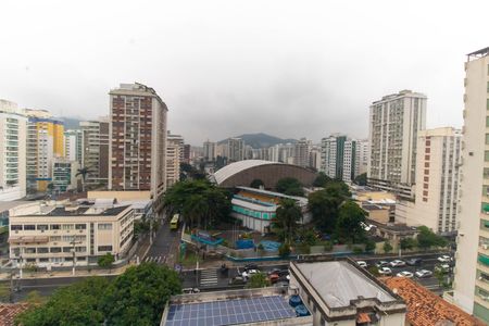 Apartamento à venda com 132m², 4 quartos e 2 vagas Apartamento à venda com 132m², 4 quartos e 2 vagasVista da Suíte 2