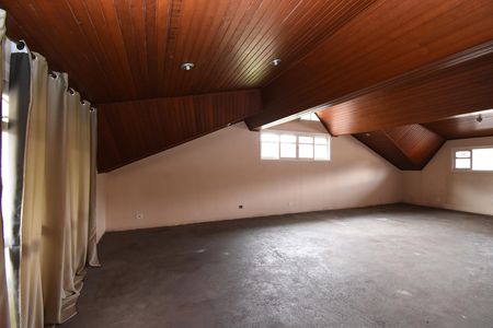 Casa à venda com 432m², 6 quartos e 5 vagasÁtico